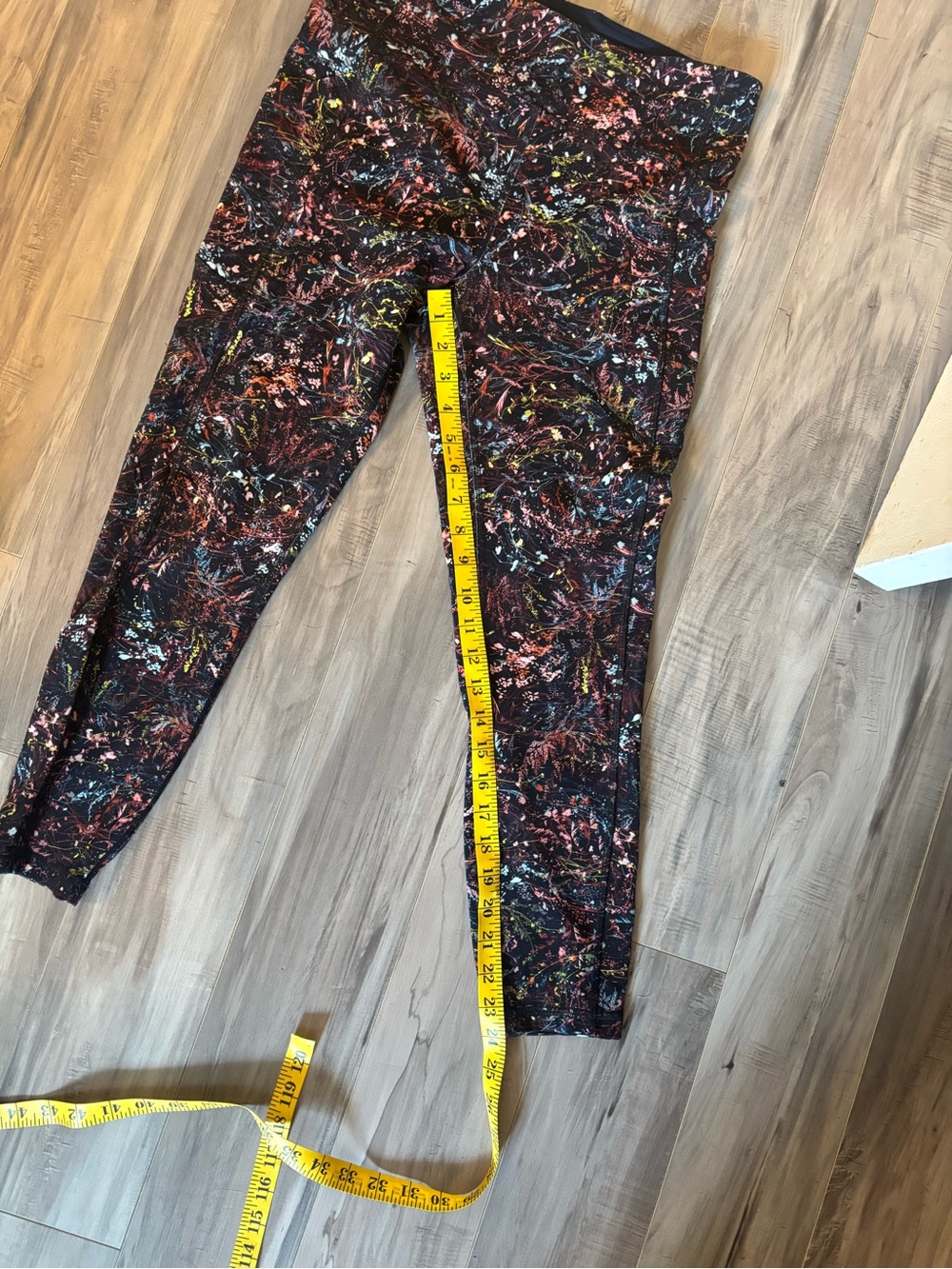 Lululemon Floral running leggings size 10 - Picture 5 of 6